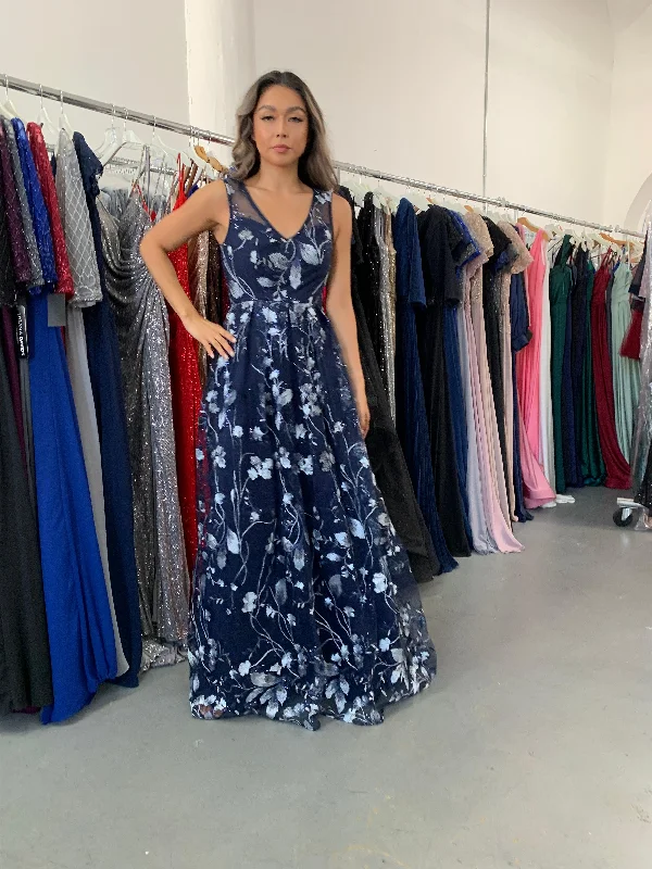 Today’s Special Sleeveless Long Formal Dress Size 6