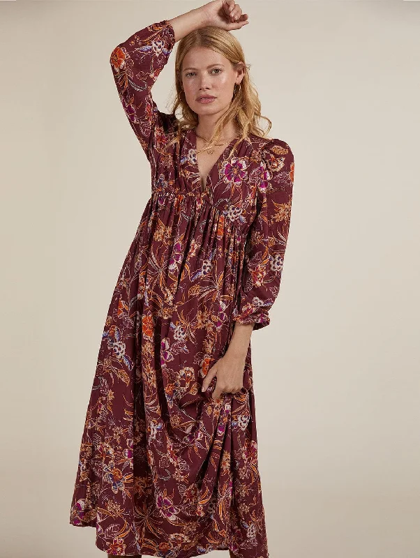 Can't Be Beat Gwyneth LENZING™ ECOVERO™ V-Neck Midi Dress | Garnet Woodland Print