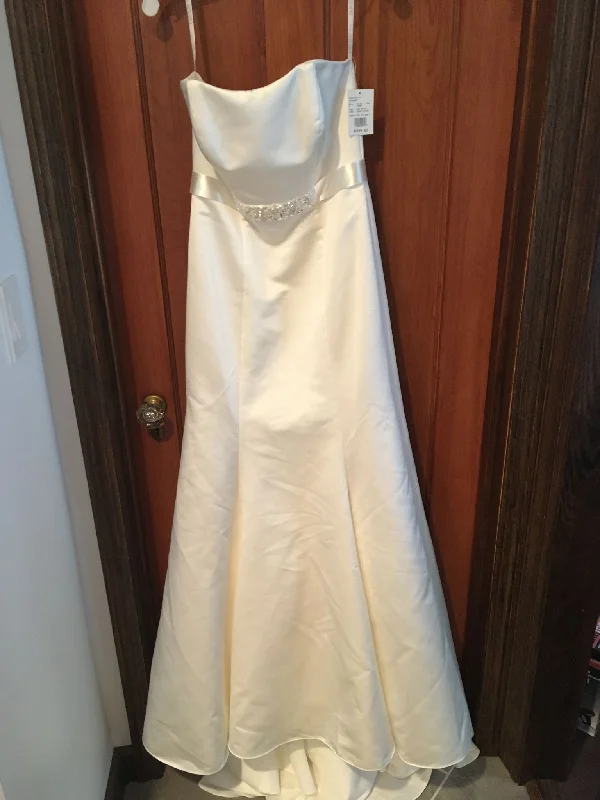 Don’t Miss Out David's Bridal 10020405