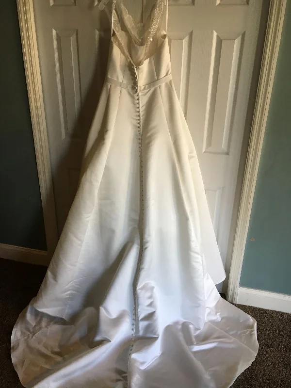Year-End Clearance David's Bridal 100123128