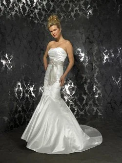Deal of the Day Other Allure Exclusive Edition Size 8