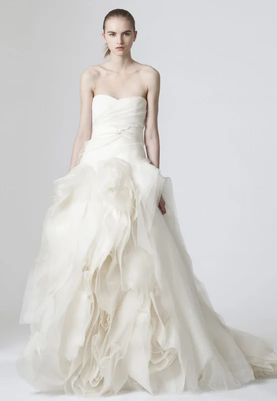 Online Exclusive Vera Wang Vera Wang Diana Size 8
