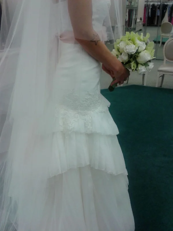 Don’t Miss Out Vera Wang Satin Faced Organza Fit and Flare Gown Style VW351